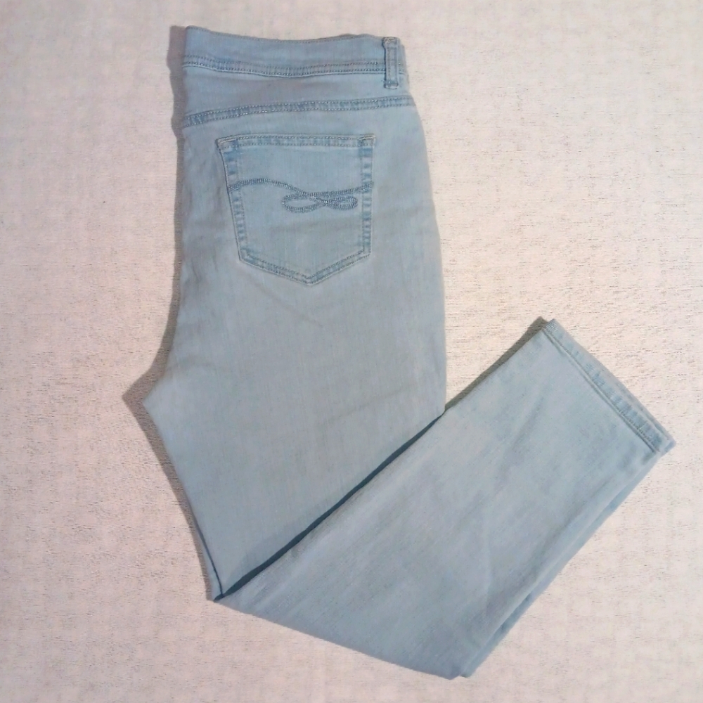 EUC Style & Co - Women's Light Blue Jeans, Slim Leg, size 14P, GUC
